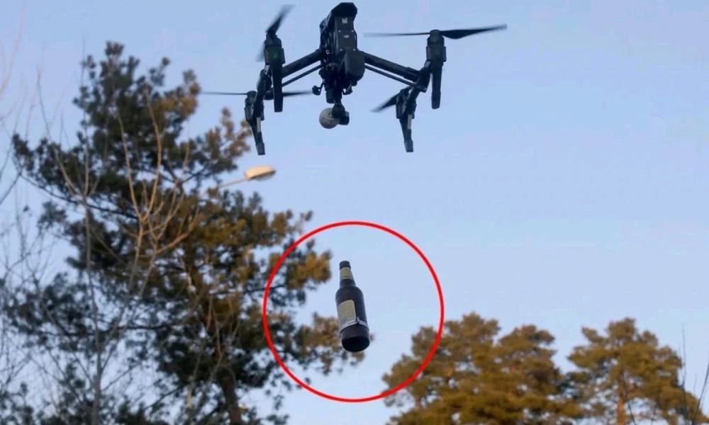 Ουκρανική πατέντα; Drones πετάνε μολότωφ (εικόνες)